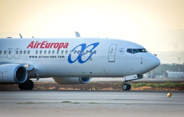 股票配资好 又是波音！西班牙一客机紧急迫降，至少30人受伤